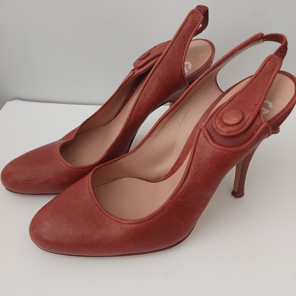 D&G Women's Brown Leather Heels - Picture 2 of 7